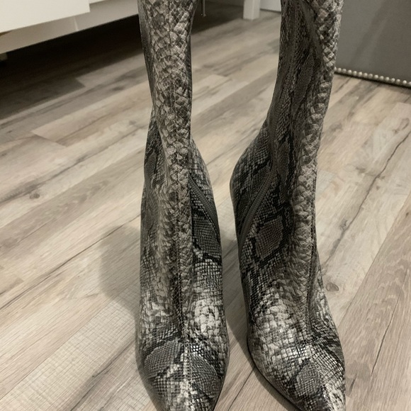 Snake Skin bootie - Picture 4 of 5